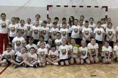 Uczniowie klasy I , II , III i IV - reprezentacja SP Pławno w Gminnym Turnieju Gier i Zabaw.