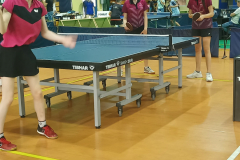 Uczennice podczas występu na Mistrzostwach Polski w tenisie stołowym.