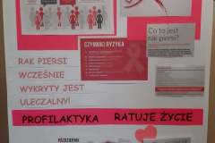 Plakat promujący akcję profilaktyczną "Różowy październik" na temat nowotworów piersi.