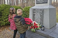 "Szkoła Pamięta  - pielęgnujemy pamięć"