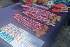 Medale ,nagrody i dyplomy wręczane w Dniu Sportu Szkolnego.