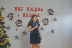 Uczennica-kl.-5-laureatka-II-miejsca-XVIII-Gminnego-Festiwalu-Koled-i-Pastoralek