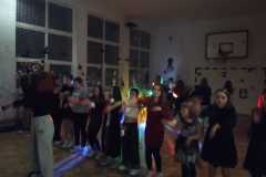 Uczniowie-podczas-zabawy-andrzejkowej
