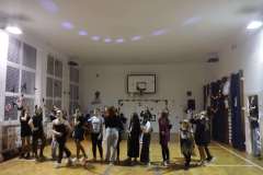 Uczniowie-podczas-zabawy-andrzejkowej