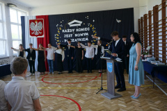 Złożenie ślubowania przez uczniów klasy 8. 