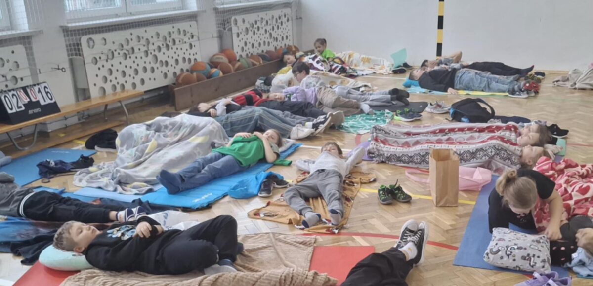 Uczniowie podczas akcji